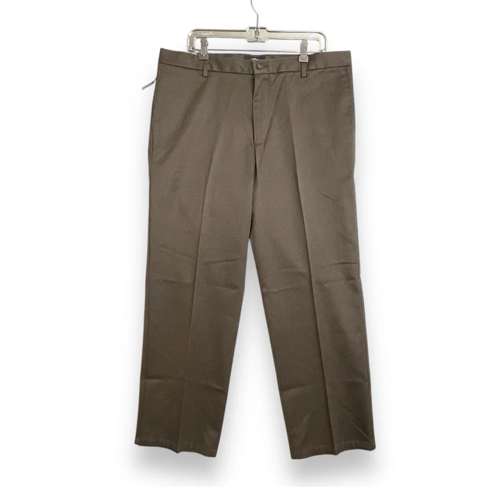 Dockers Men's D2 Signature Khaki Straight Fit Pants Flat Front Khaki Brown 38/30 - Picture 2 of 14